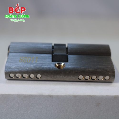 Hafele 916.95.116 ruột khóa 2 đầu chìa, dài 65mm, vật liệu đồng thau cao cấp, lắp đặt thuận tiện. 10 Hafele 916.95.116 ruột khóa 2 đầu chìa, 65mm, chất liệu đồng thau, chống khoan và dễ lắp đặt.