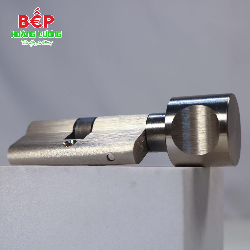 Hafele 916.96.407 Ruột Khóa Cửa 60mm, nickel mờ tinh tế, phù hợp cửa nhà vệ sinh hiện đại. 7 Ruột khóa 916.96.407 Hafele 60mm cho cửa nhà tắm, đồng thau cao cấp, chống cạy khoan, lắp đặt dễ.